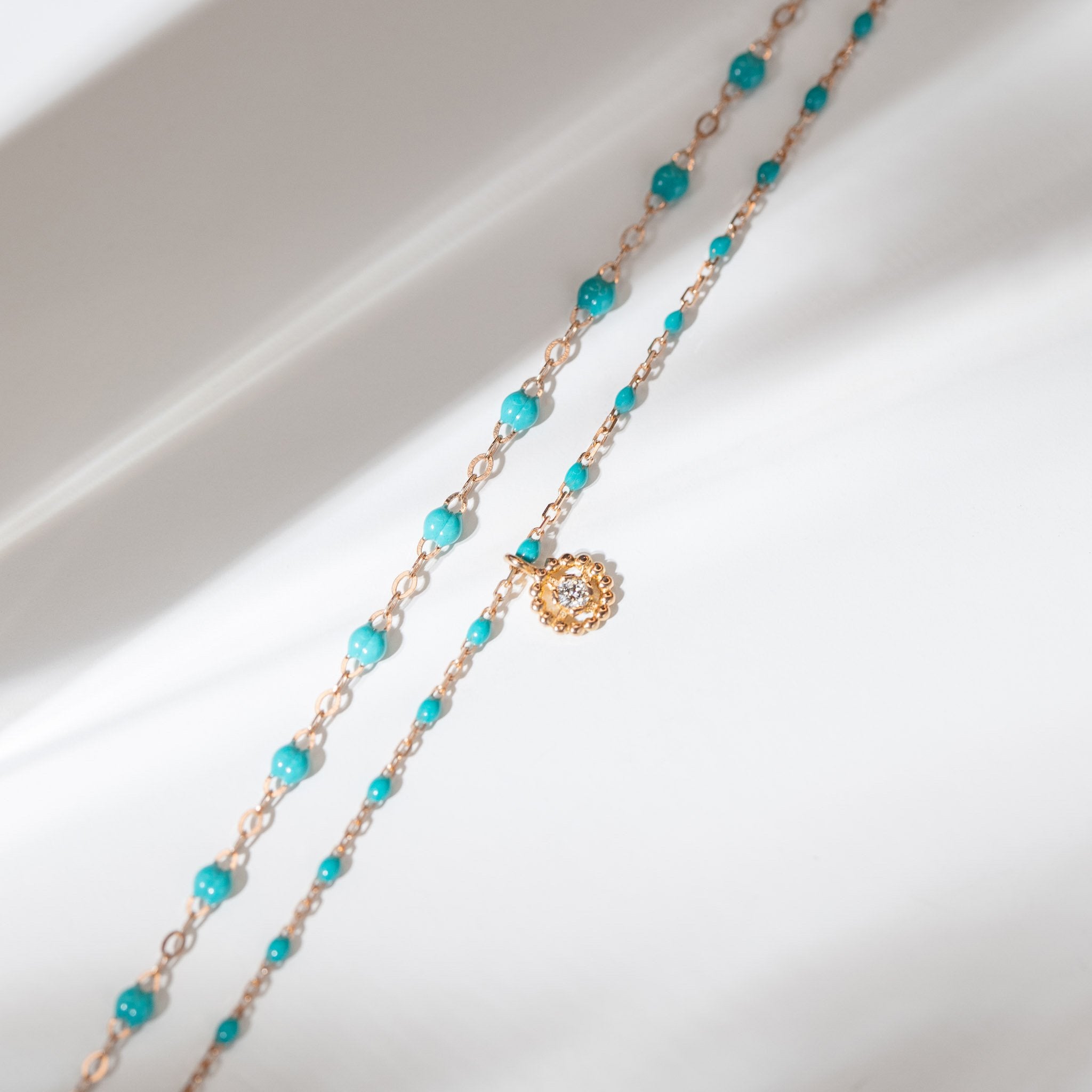 Collier Lucky Puce, diamant, or rose et mini perles de résine turquoise verte, 42 cm lucky Référence :  b1lk011r3342di -2