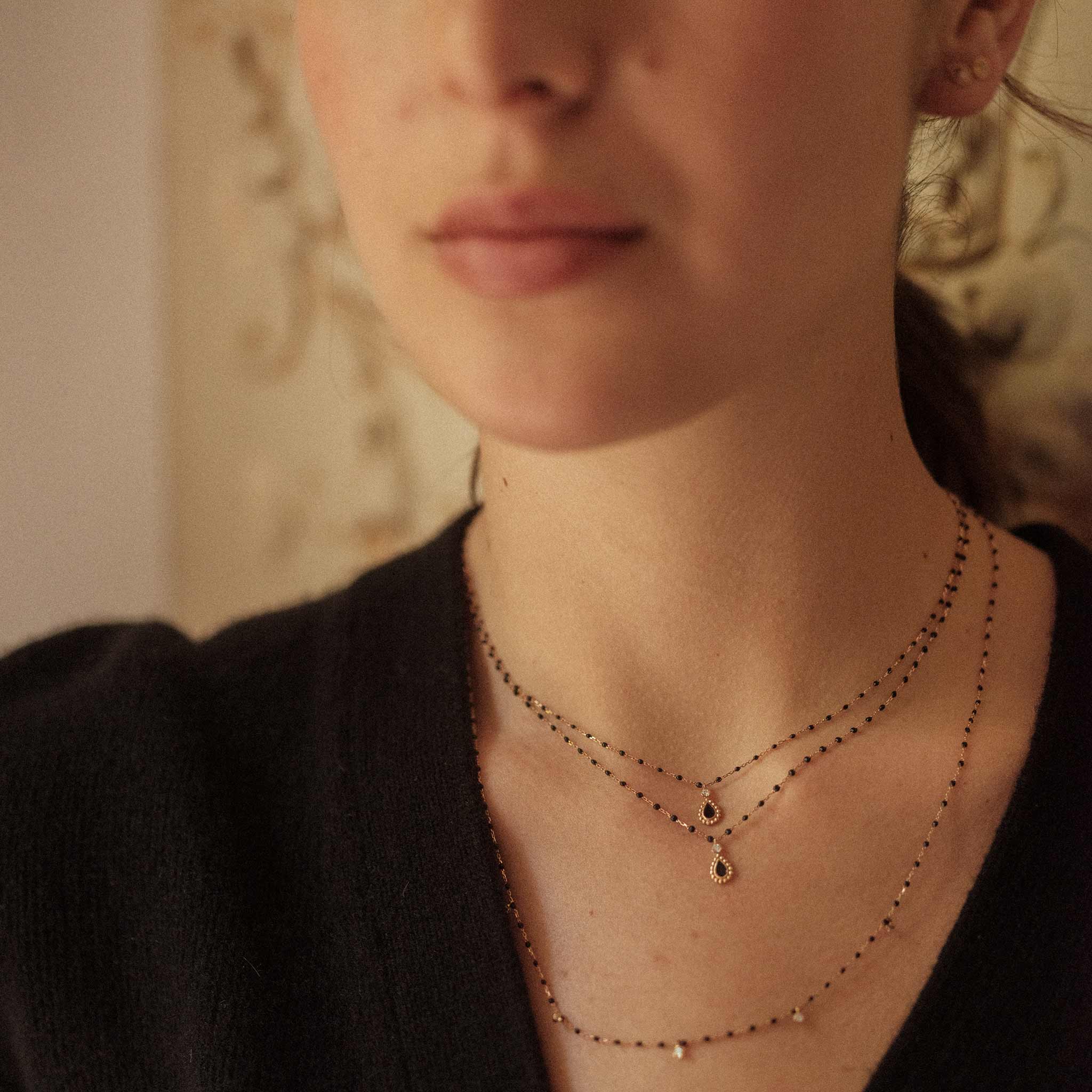 Collier Lucky Cashmere, diamant, or rose et mini perles de résine noire, 42 cm lucky Référence :  b1lk013r2042di -2